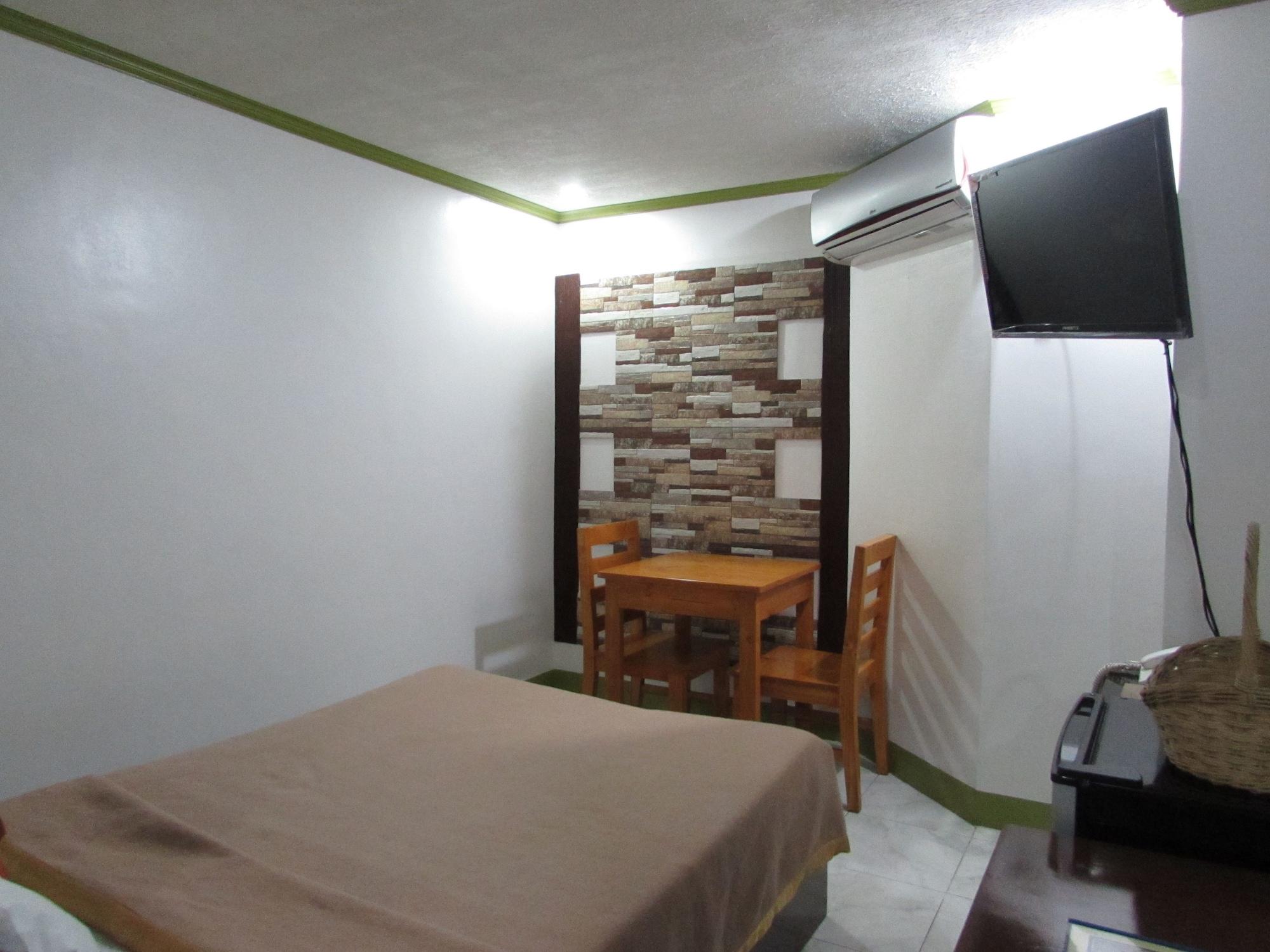 Oyster Plaza Hotel Paranaque City Bagian luar foto