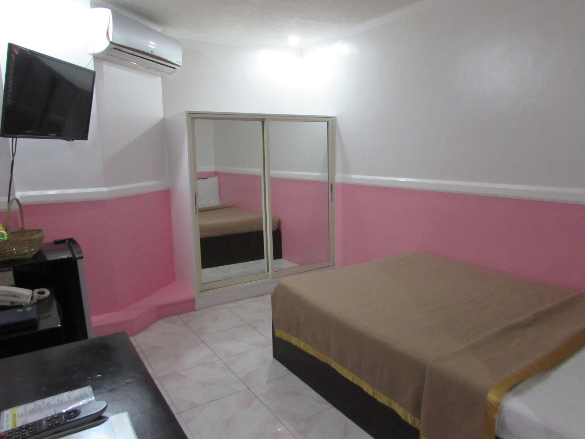 Oyster Plaza Hotel Paranaque City Bagian luar foto