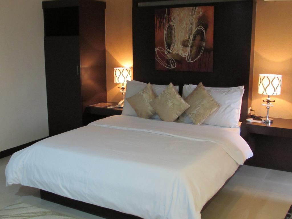 Oyster Plaza Hotel Paranaque City Ruang foto