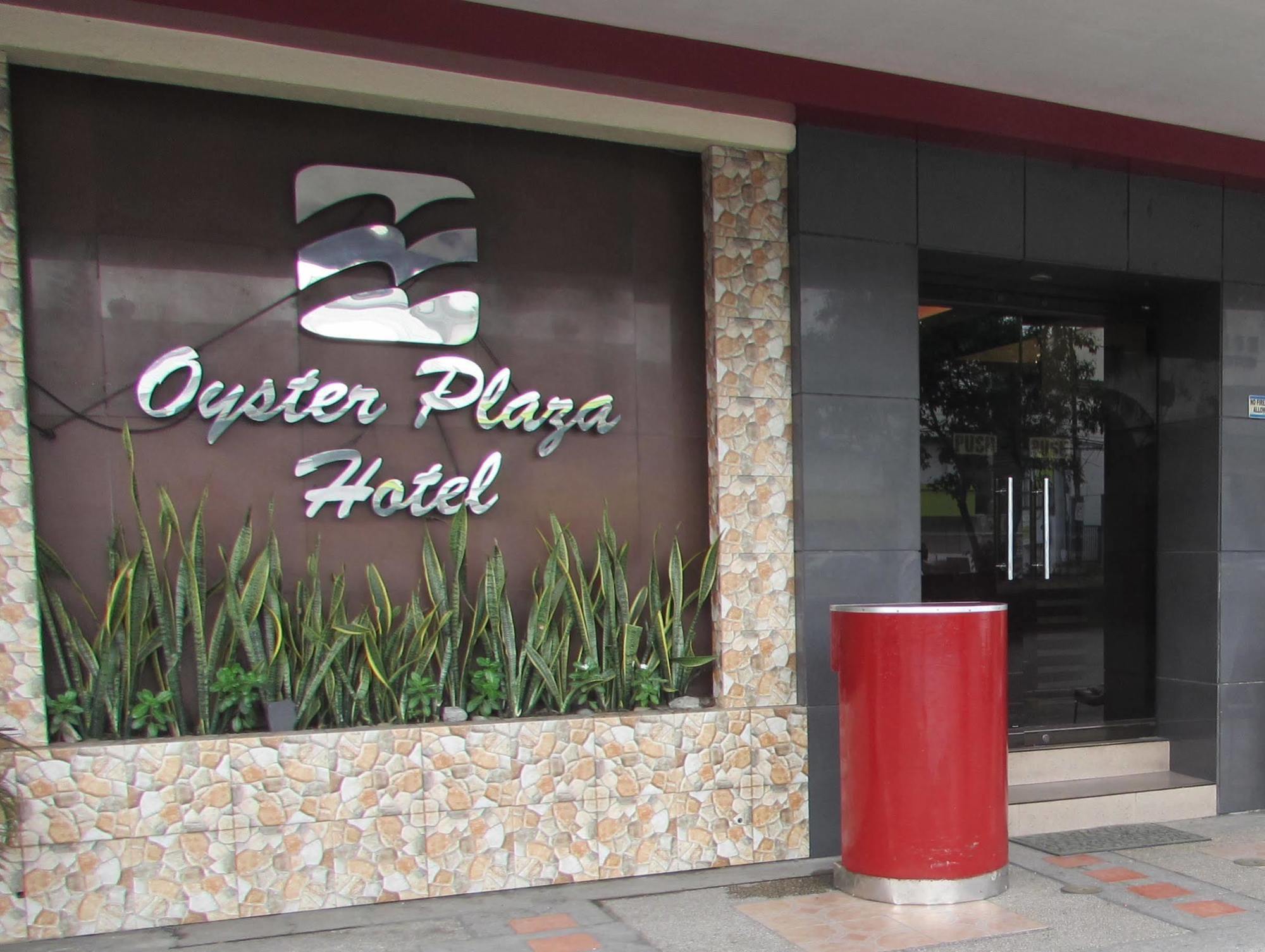 Oyster Plaza Hotel Paranaque City Bagian luar foto
