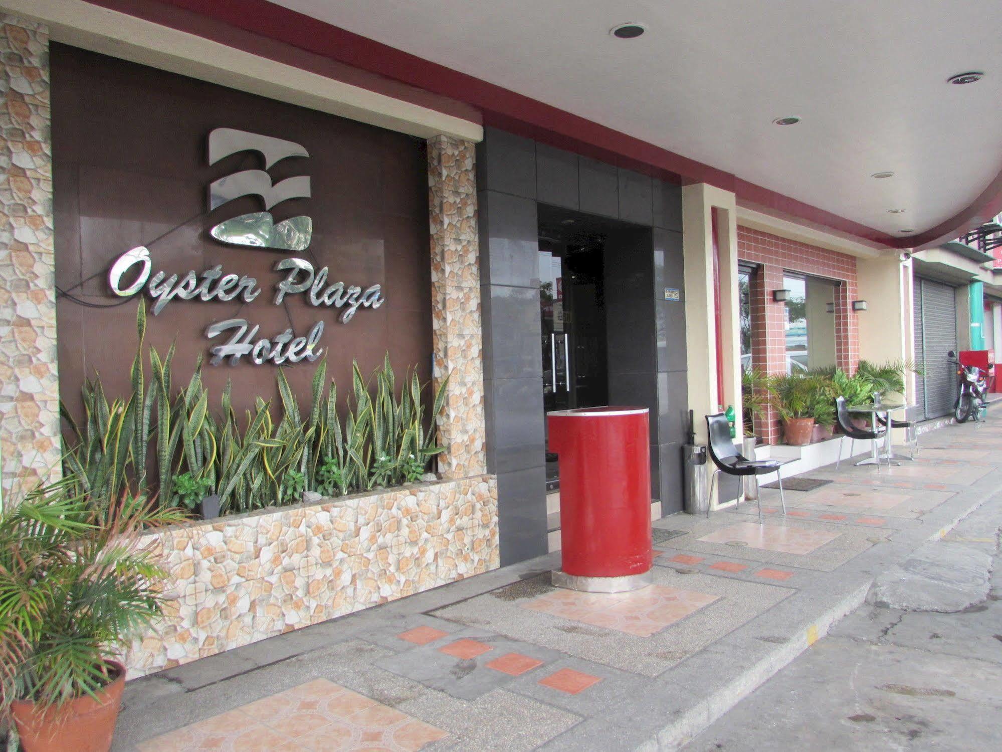 Oyster Plaza Hotel Paranaque City Bagian luar foto